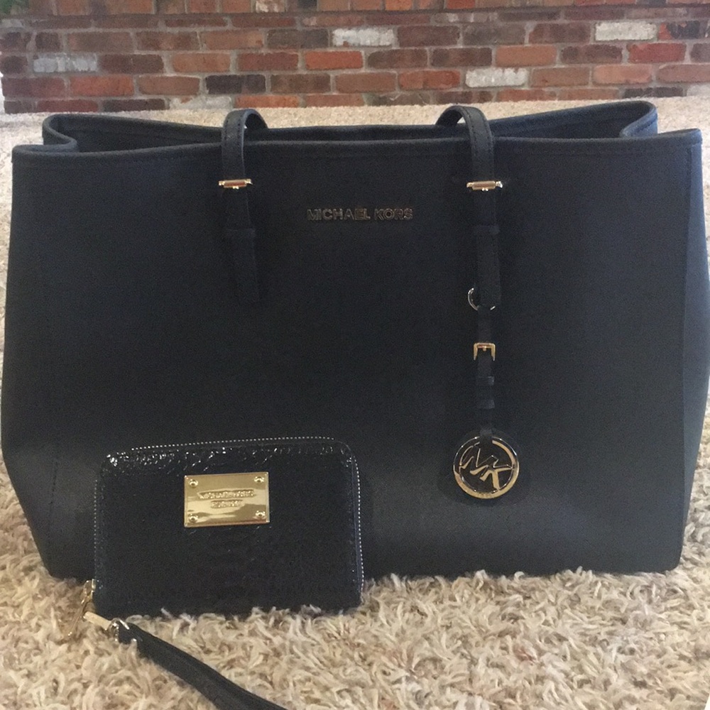 MK purse and wallet in great condition!